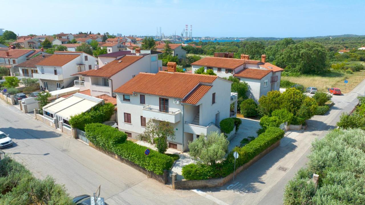 Apartments E&M Póla Kültér fotó